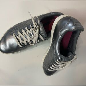 Sketchers Women’s Go Golf Spikeless Golf Shoes Tie up Silver Size 8.5